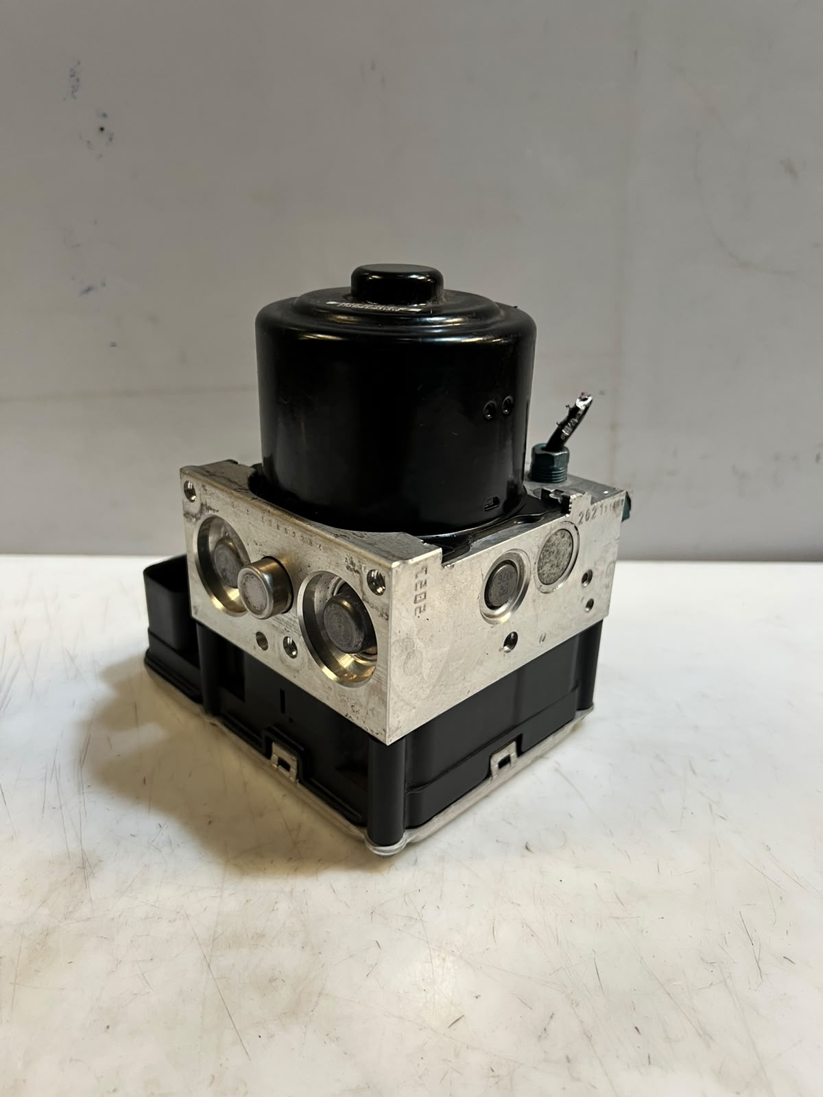BMW X3 F25 X4 F26 ABS Brake Pump Control Module 6857644 6857643 OEM 2011-2017