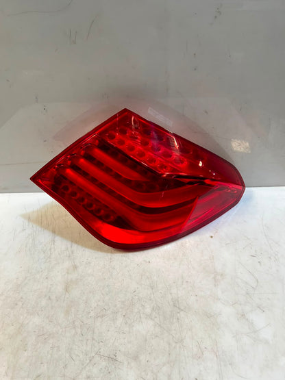BMW 7 Series F01 F02 F03 F04 Right Rear LED Tail Light 7182198 OEM 2008-2015