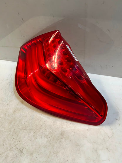BMW 7 Series F01 F02 F03 F04 Right Rear LED Tail Light 7182198 OEM 2008-2015
