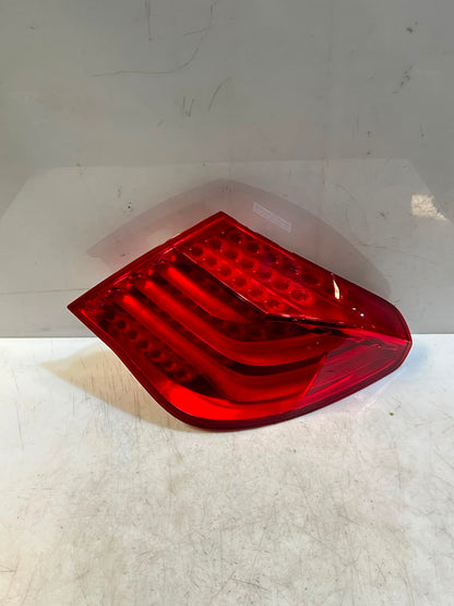 BMW 7 Series F01 F02 F03 F04 Right Rear LED Tail Light 7182198 OEM 2008-2015