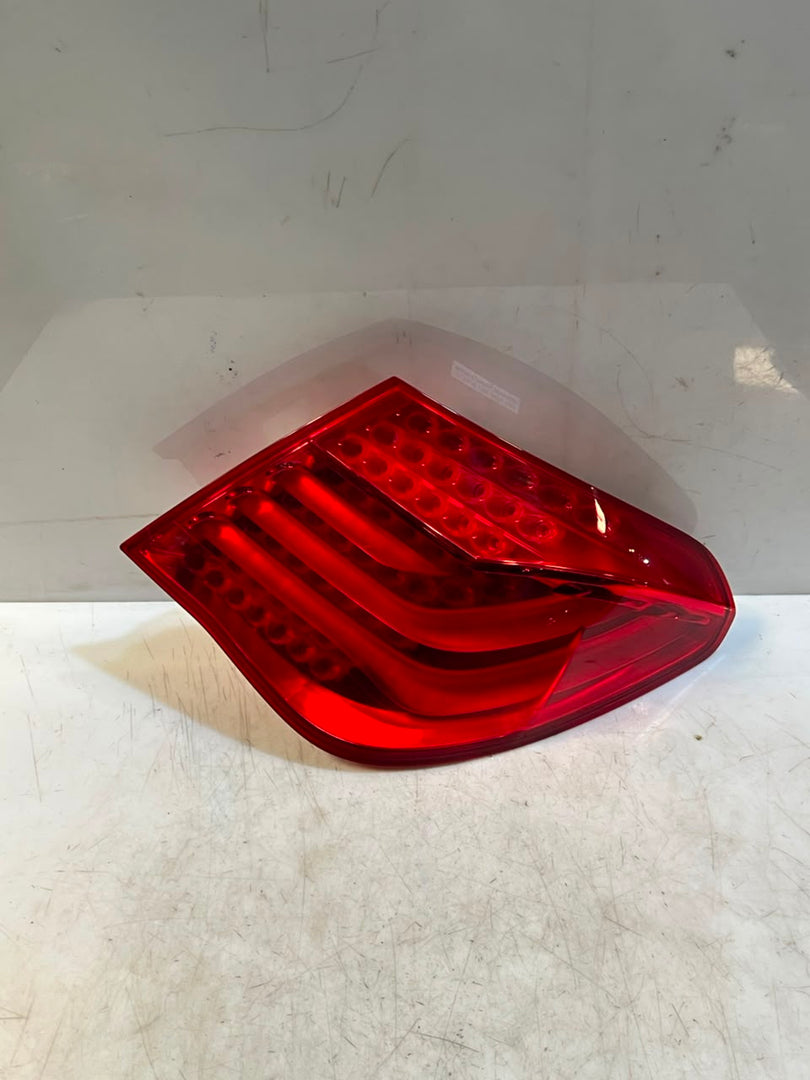 BMW 7 Series F01 F02 F03 F04 Right Rear LED Tail Light 7182198 OEM 2008-2015