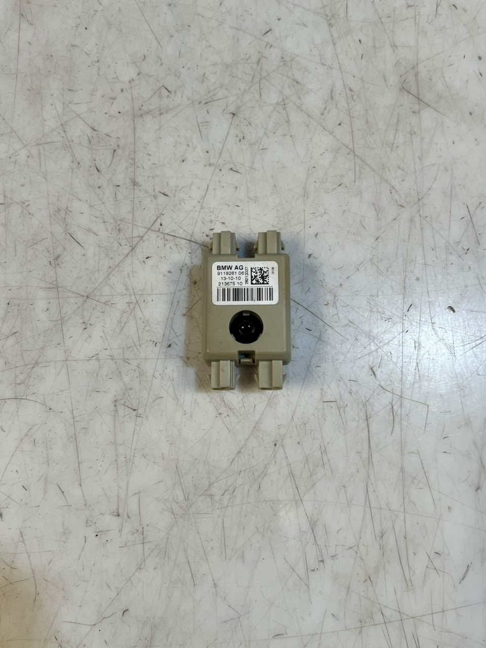 2009 BMW 7 Series F01 F02 Aerial Antenna Amplifier Module 9118261 OEM