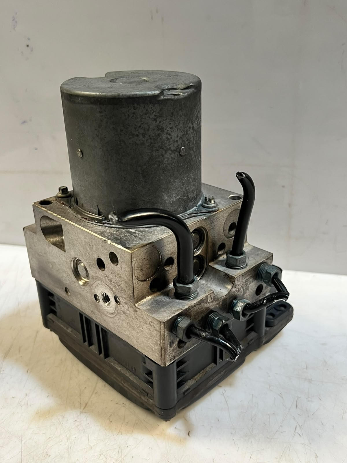 BMW F01 F02 F07 F10 F11 F12 F13 ABS Pump Module Actuator 6799048 OEM