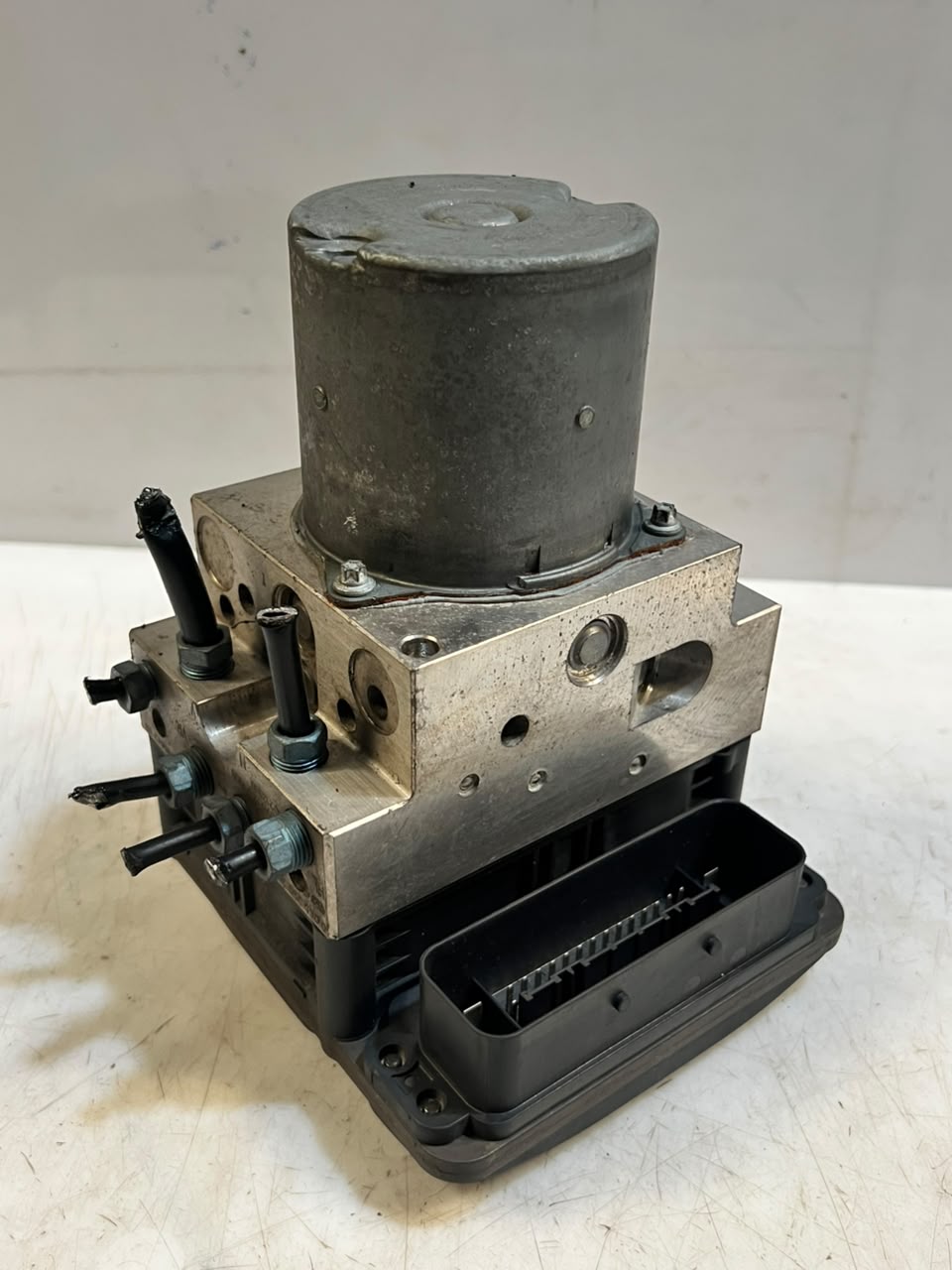 BMW F01 F02 F07 ABS Anti-Lock Brake Pump Module 6797036 OEM