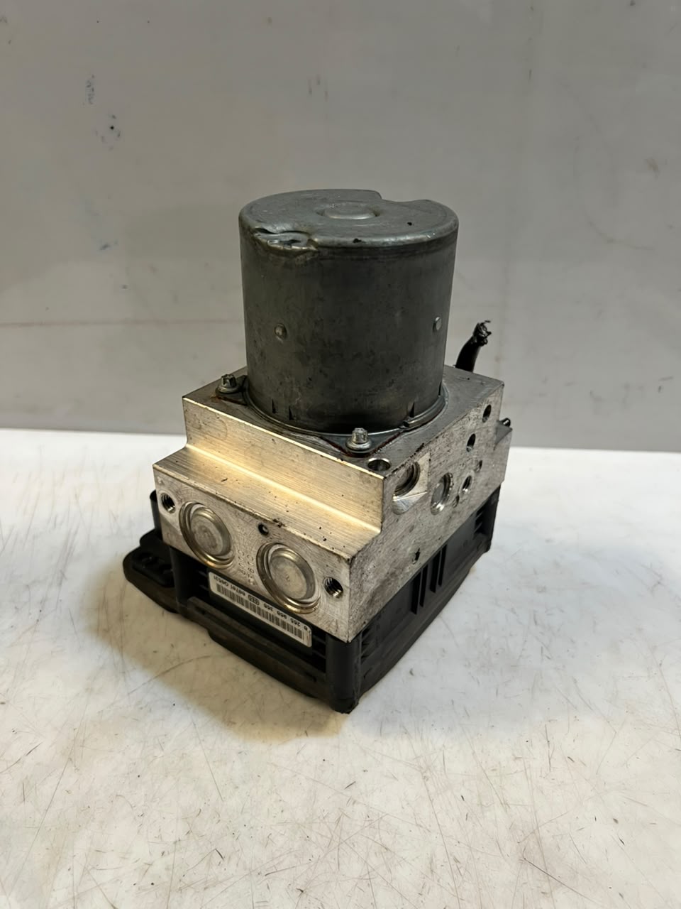 BMW F01 F02 F07 ABS Anti-Lock Brake Pump Module 6797036 OEM
