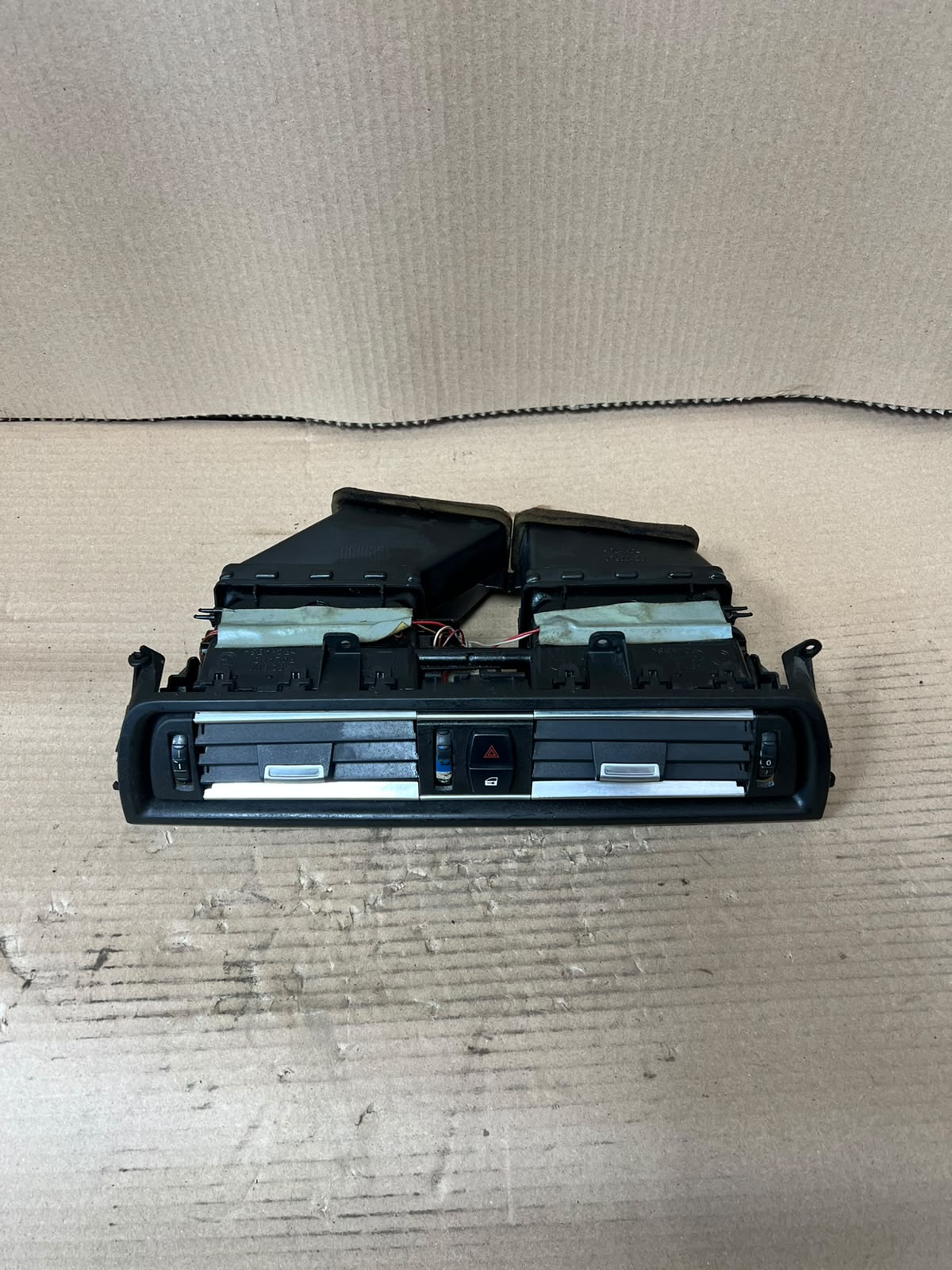 BMW X5 F15 F07 5 Series GT Rear Air Vent Grille 1682811 OEM 2013-2017