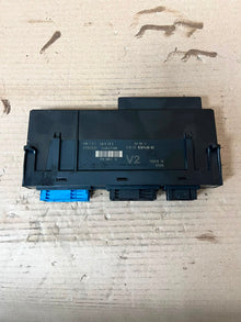 BMW 528i 535d 535i 550i 740Li 750i Fuse Junction Box Module 9267456 OEM