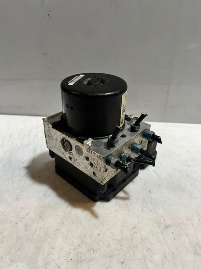 2013 BMW 320i F30 F31 DSC Hydraulic ABS Brake Pump Module 6862246 OEM