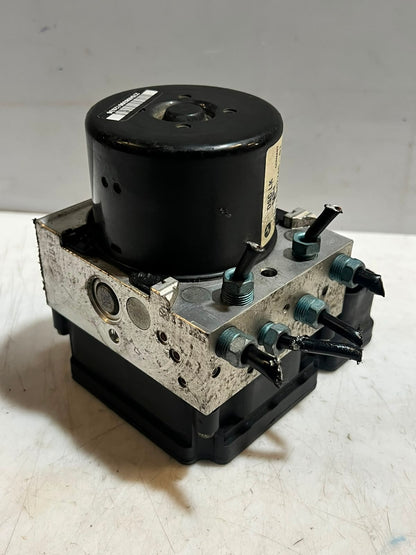 2013 BMW 320i F30 F31 DSC Hydraulic ABS Brake Pump Module 6862246 OEM