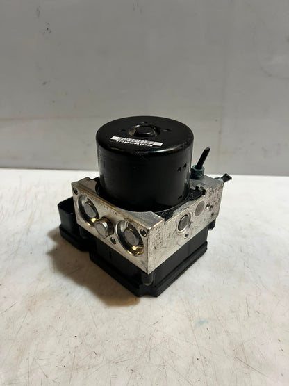 2013 BMW 320i F30 F31 DSC Hydraulic ABS Brake Pump Module 6862246 OEM