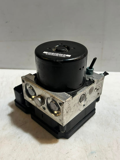 2013 BMW 320i F30 F31 DSC Hydraulic ABS Brake Pump Module 6862246 OEM