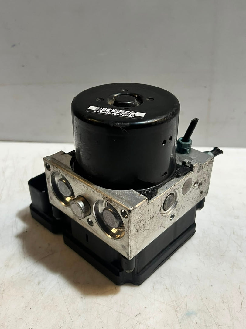2013 BMW 320i F30 F31 DSC Hydraulic ABS Brake Pump Module 6862246 OEM