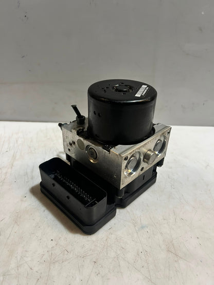 2013 BMW 320i F30 F31 DSC Hydraulic ABS Brake Pump Module 6862246 OEM