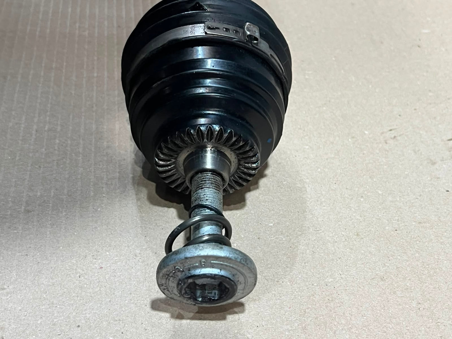 BMW F45 F46 X1 F48 X2 F39 Front Right Driveshaft 8657704 OEM 2015-2022