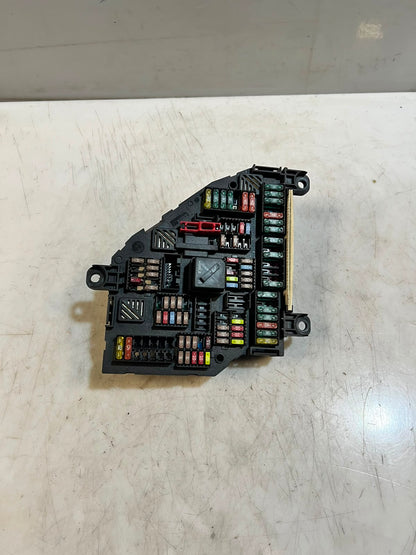 BMW 528i 535i 550i F10 F11 Power Distribution Fuse Box 9234423 OEM 2010-2016