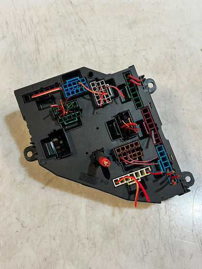 BMW 528i 535i 550i F10 F11 Power Distribution Fuse Box 9234423 OEM 2010-2016