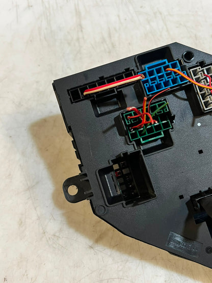 BMW 528i 535i 550i F10 F11 Power Distribution Fuse Box 9234423 OEM 2010-2016