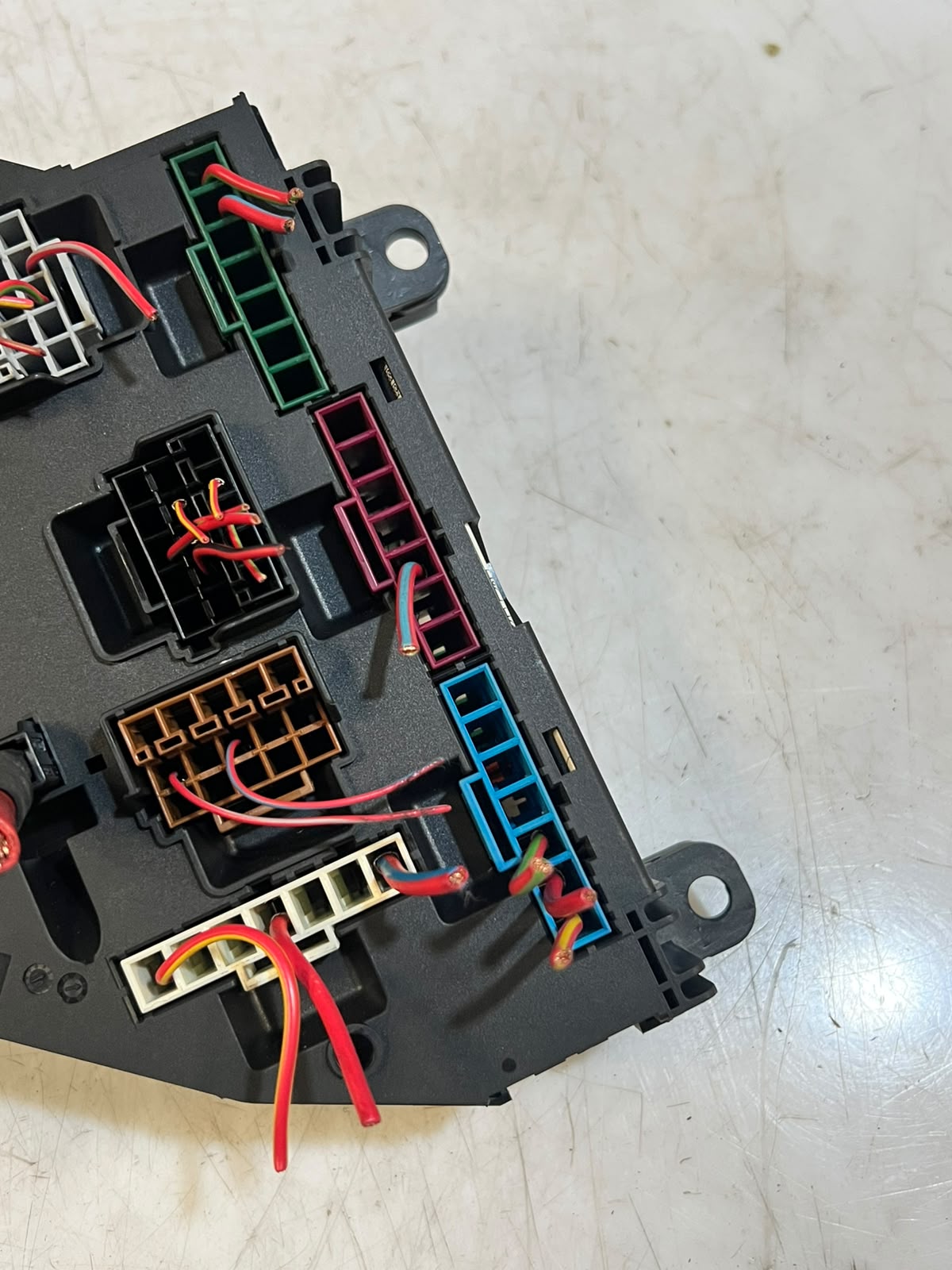 BMW 528i 535i 550i F10 F11 Power Distribution Fuse Box 9234423 OEM 2010-2016