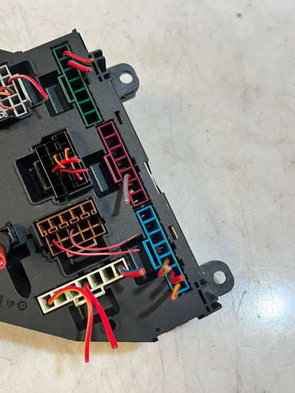 BMW 528i 535i 550i F10 F11 Power Distribution Fuse Box 9234423 OEM 2010-2016