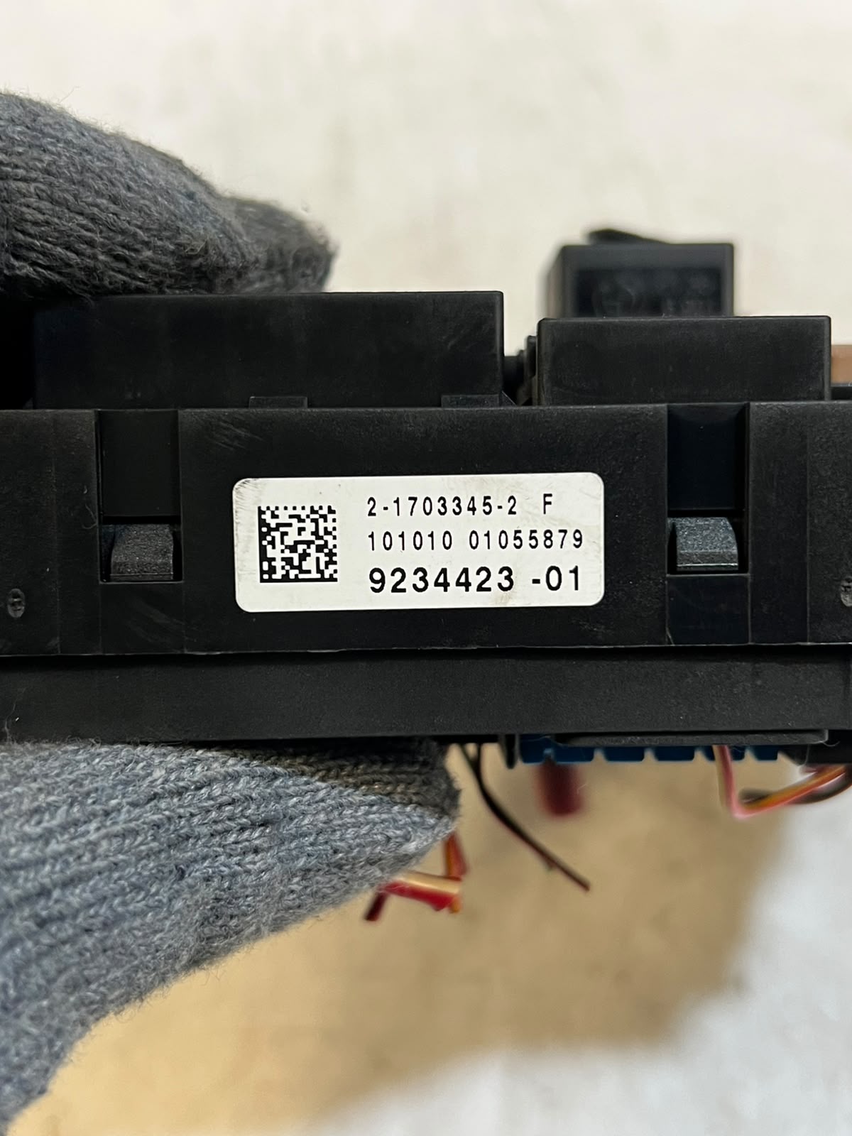 BMW 528i 535i 550i F10 F11 Power Distribution Fuse Box 9234423 OEM 2010-2016