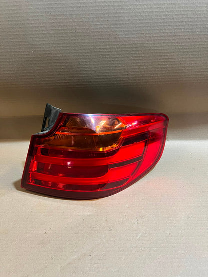 2015 BMW 320i GT F34 Rear Right Tail Light 2575336 7286038 OEM