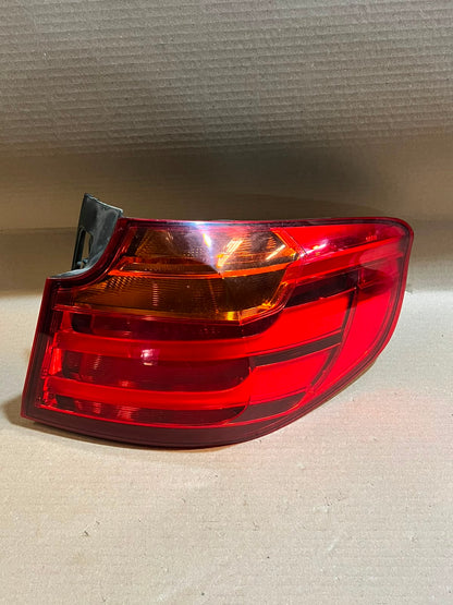 2015 BMW 320i GT F34 Rear Right Tail Light 2575336 7286038 OEM