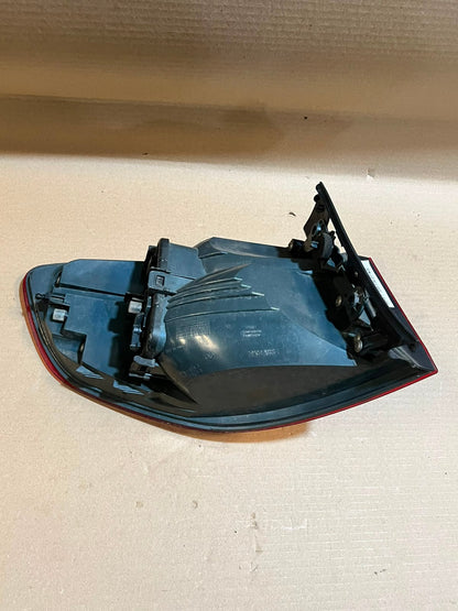 2015 BMW 320i GT F34 Rear Right Tail Light 2575336 7286038 OEM