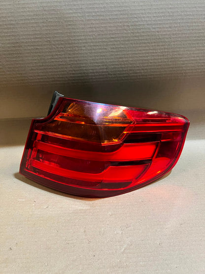 2015 BMW 320i GT F34 Rear Right Tail Light 2575336 7286038 OEM