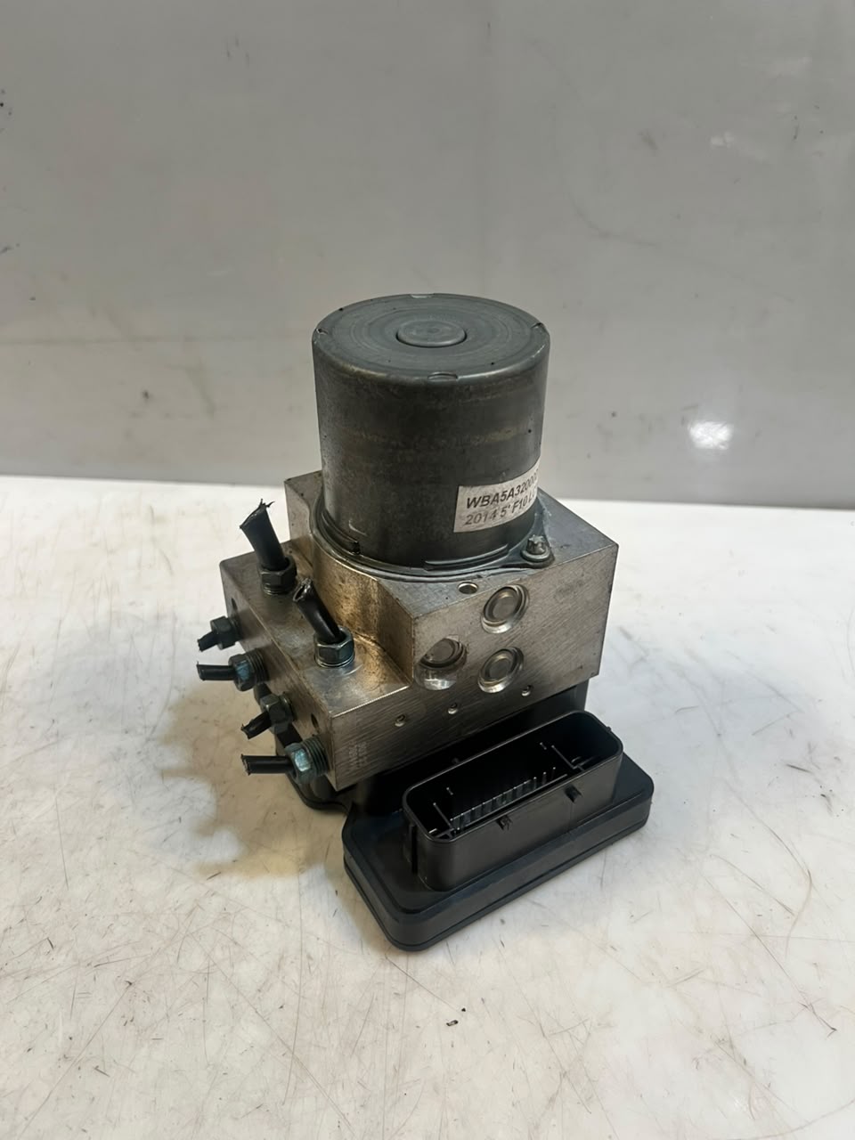 BMW 535i F10 F11 F06 F12 F13 ABS Pump Control Module 6868335 OEM 2011-2016