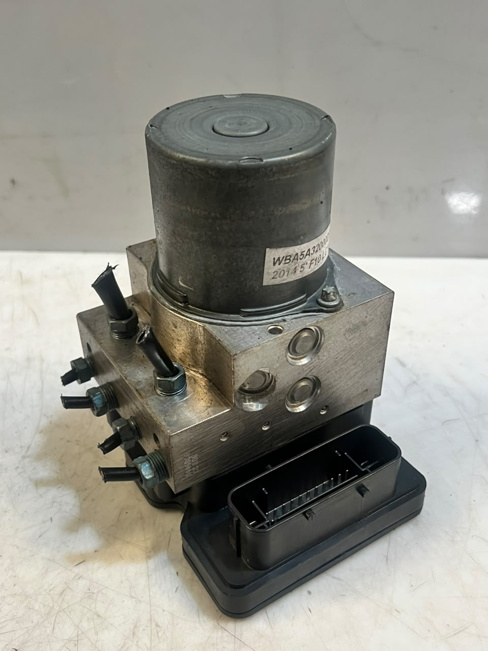 BMW 535i F10 F11 F06 F12 F13 ABS Pump Control Module 6868335 OEM 2011-2016