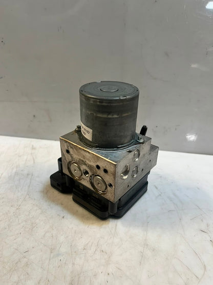 BMW 535i F10 F11 F06 F12 F13 ABS Pump Control Module 6868335 OEM 2011-2016
