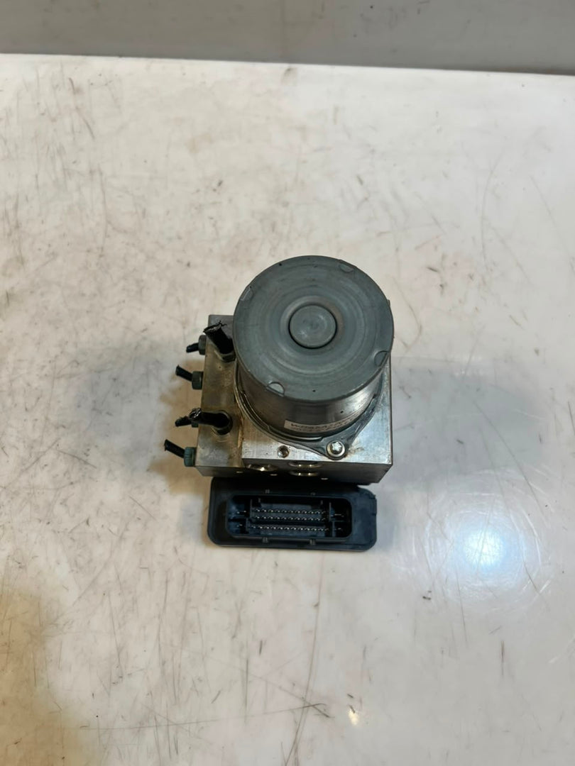 BMW 535i F10 F11 F06 F12 F13 ABS Pump Control Module 6868335 OEM 2011-2016
