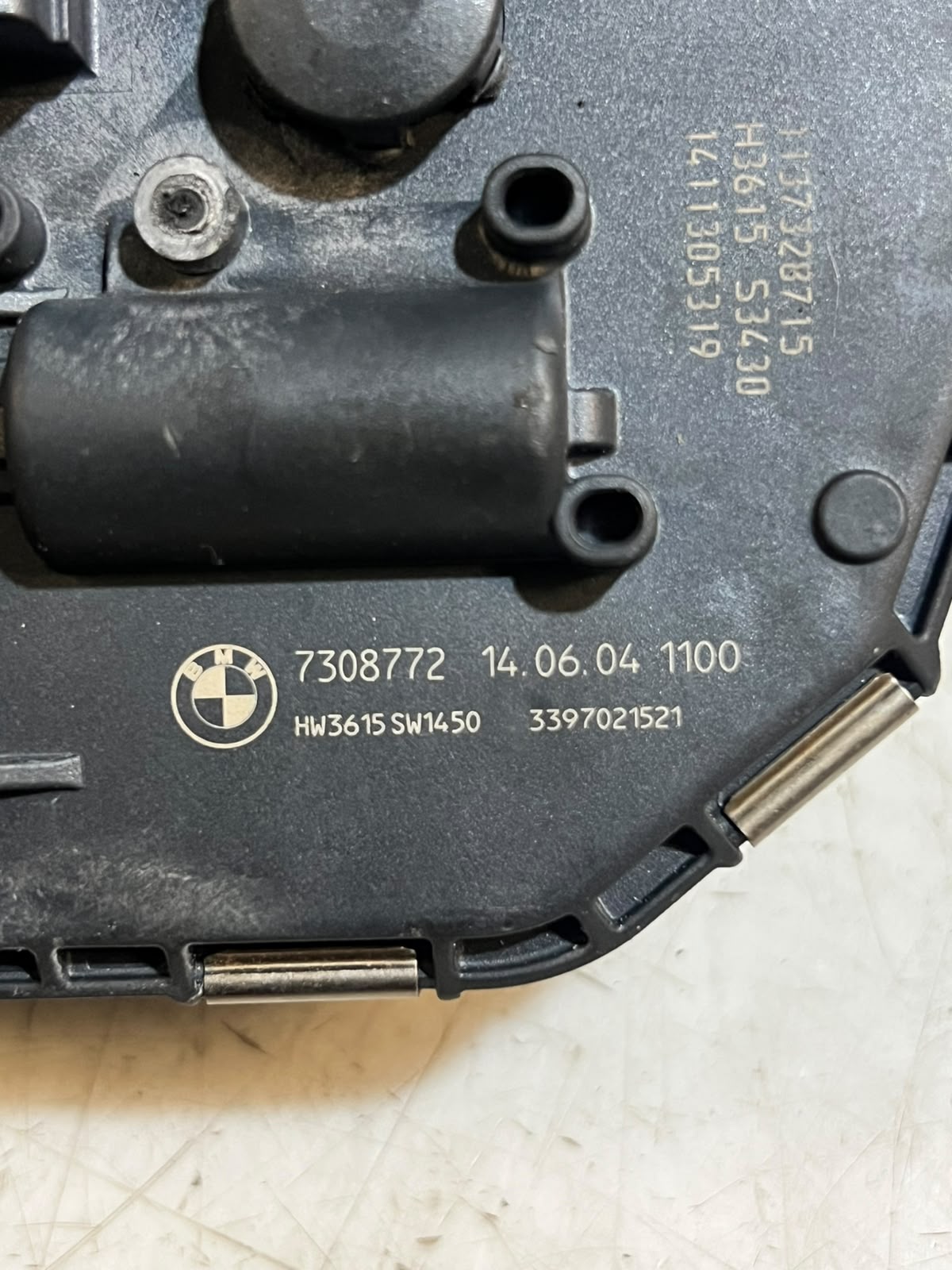 BMW 5 Series F10 F11 Front Wiper Motor & Linkage 7308772 OEM 2009-2017
