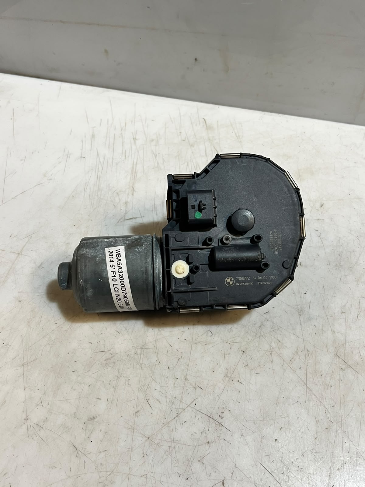 BMW 5 Series F10 F11 Front Wiper Motor & Linkage 7308772 OEM 2009-2017