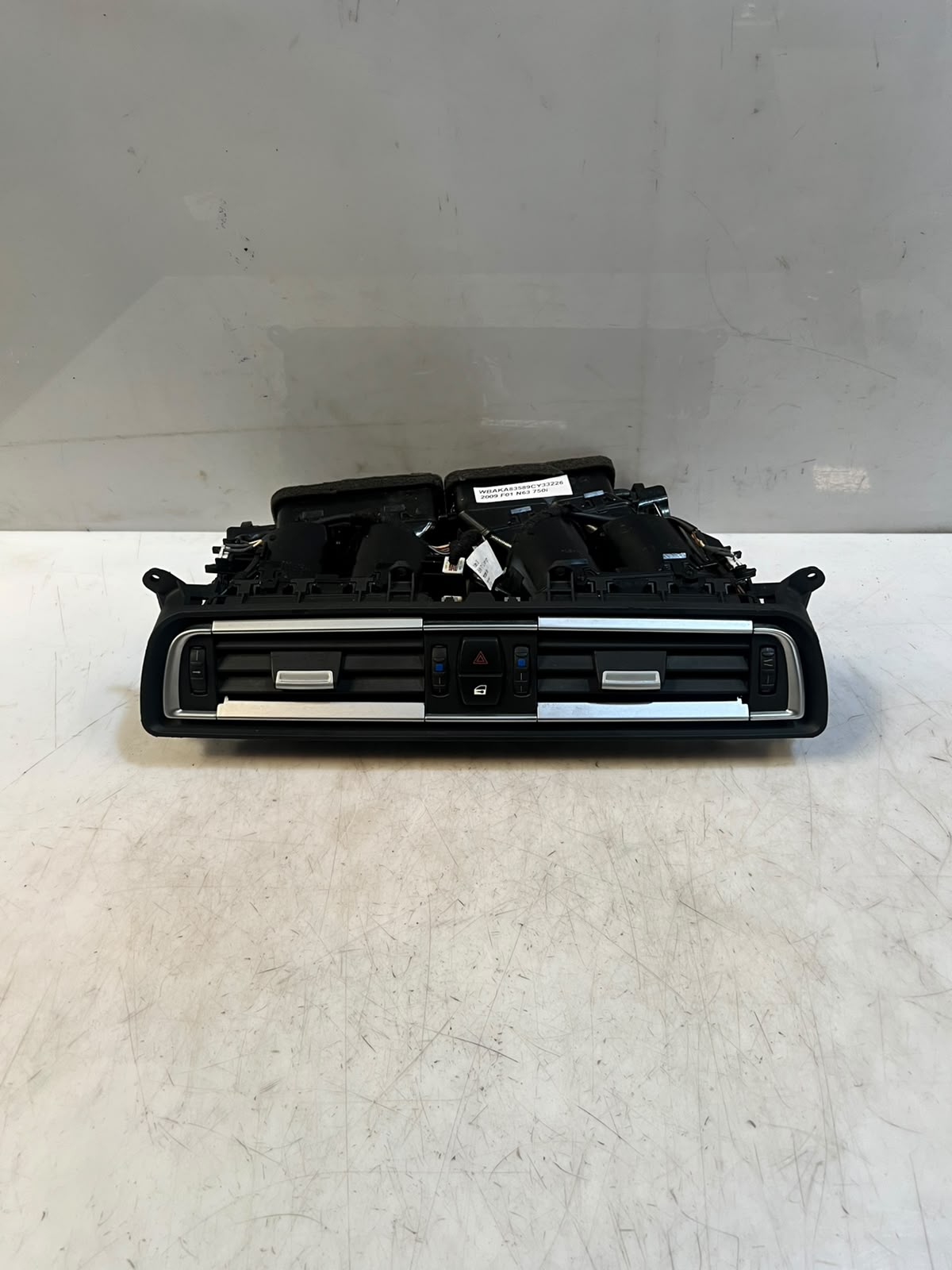 BMW 7 Series F01 F02 F03 F04 750i Center Dash Air Vent 9115859 OEM RHD
