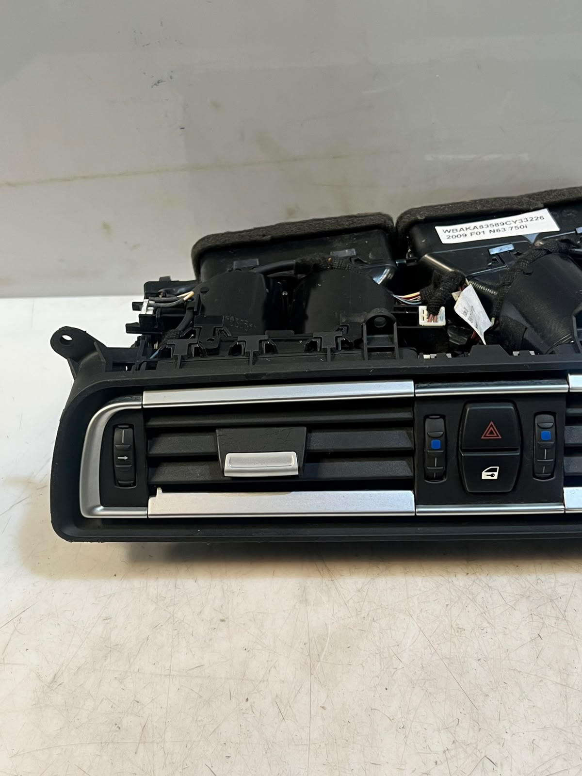 BMW 7 Series F01 F02 F03 F04 750i Center Dash Air Vent 9115859 OEM RHD