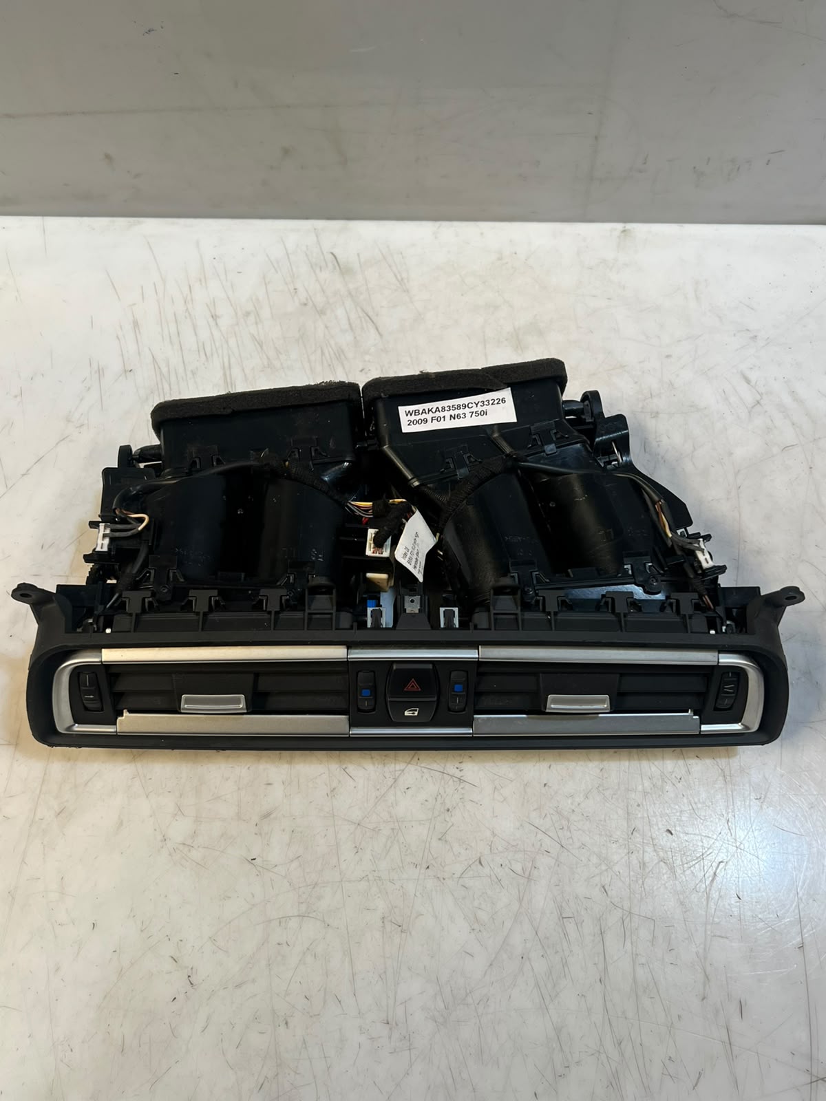 BMW 7 Series F01 F02 F03 F04 750i Center Dash Air Vent 9115859 OEM RHD