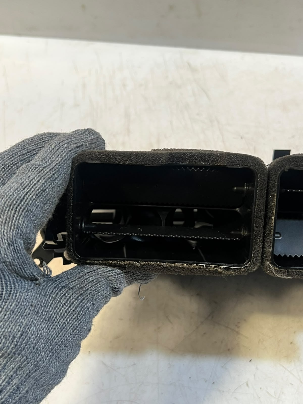 BMW 7 Series F01 F02 F03 F04 750i Center Dash Air Vent 9115859 OEM RHD