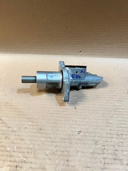 2010 BMW X1 E84 xDrive20d Brake Master Cylinder Hydraulic Pump Used Genuine OEM