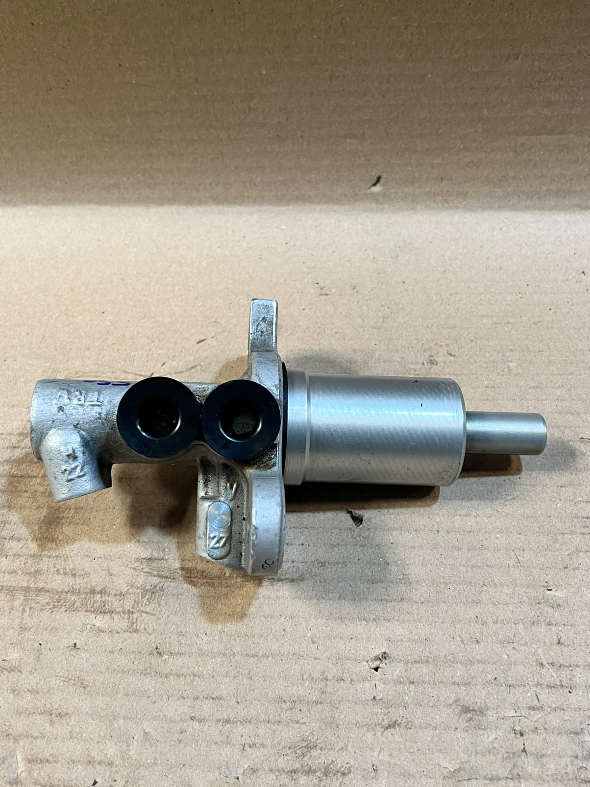 2012 BMW 5 Series F10 520d 528i 535i 550i Brake Master Cylinder Used Genuine OEM