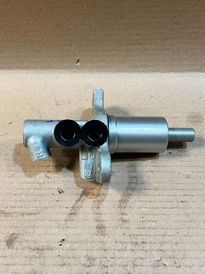 2012 BMW 5 Series GT F07 Brake Master Cylinder Used Genuine OEM