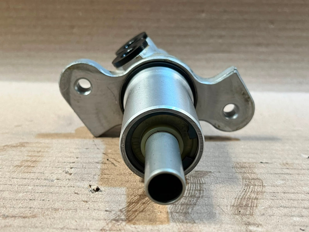 2012 BMW 5 Series GT F07 Brake Master Cylinder Used Genuine OEM