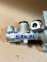 Load image into Gallery viewer, 2010 BMW X1 E84 Brake Master Cylinder Used Genuine OEM