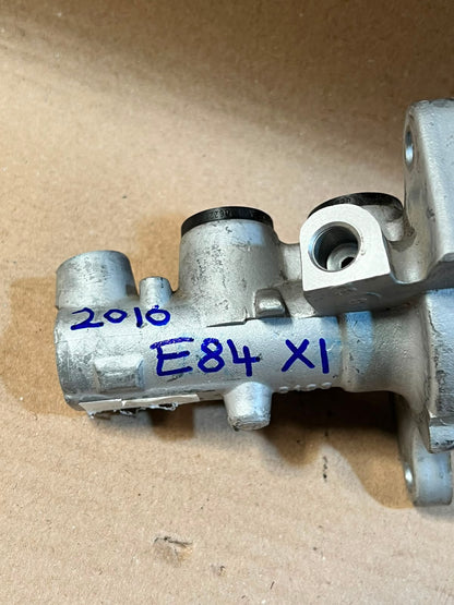 2010 BMW X1 E84 Brake Master Cylinder Used Genuine OEM