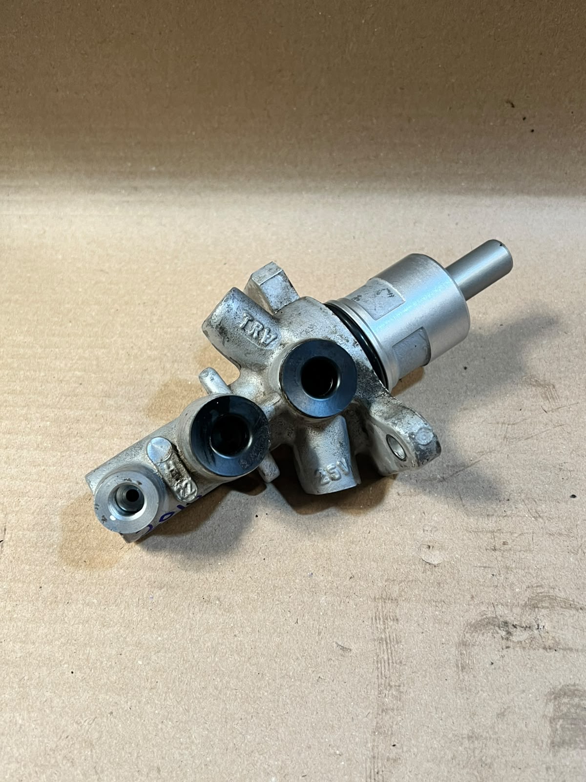 2010 BMW X1 E84 Brake Master Cylinder Used Genuine OEM