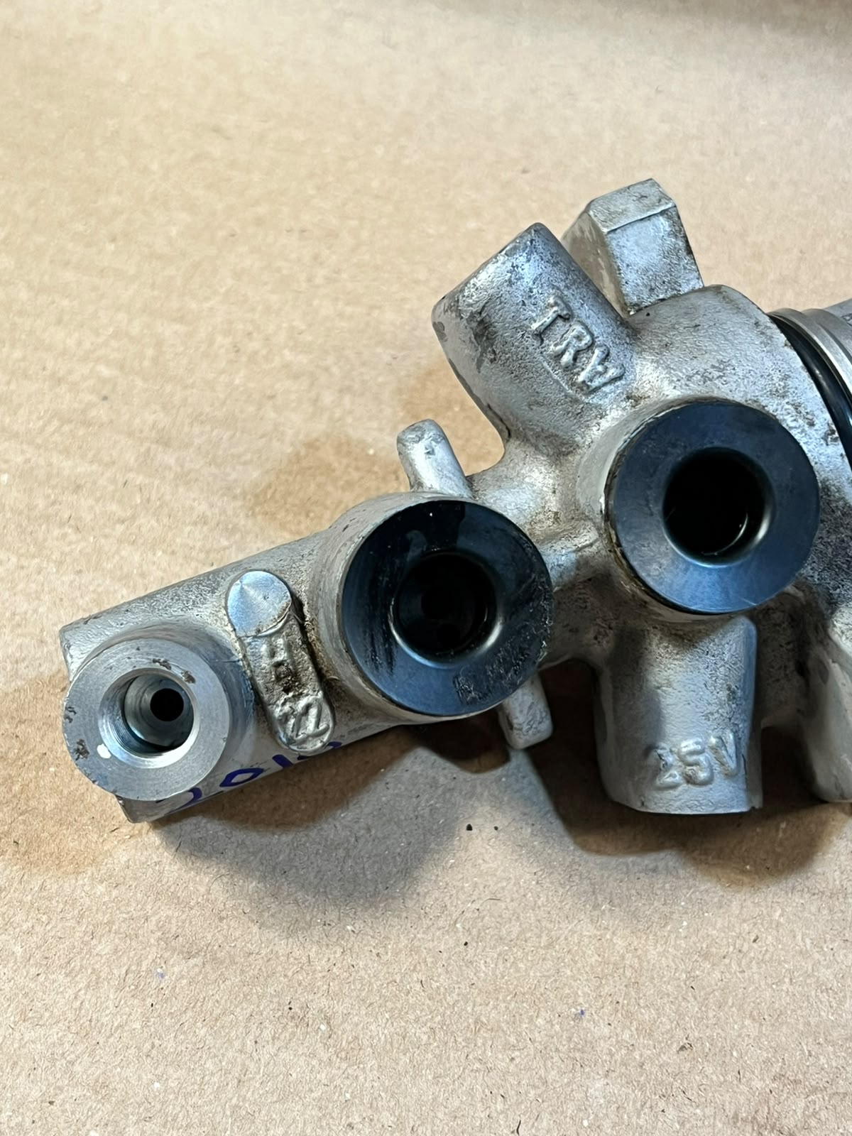 2010 BMW X1 E84 Brake Master Cylinder Used Genuine OEM