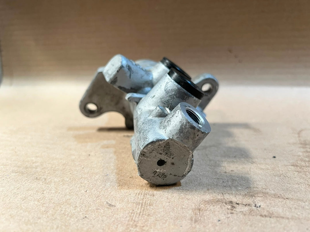 2010 BMW X1 E84 Brake Master Cylinder Used Genuine OEM
