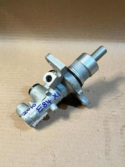 2010 BMW X1 E84 Brake Master Cylinder Used Genuine OEM