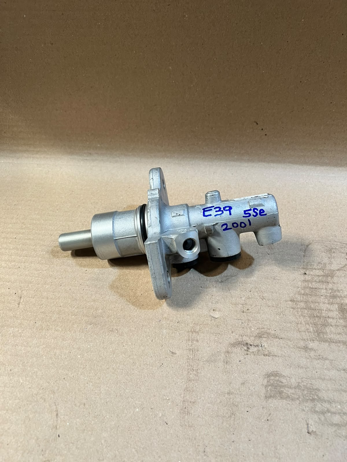 2001 BMW 5 Series E39 Brake Master Cylinder Used Genuine OEM