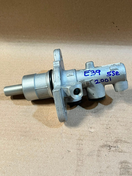 2001 BMW 5 Series E39 Brake Master Cylinder Used Genuine OEM